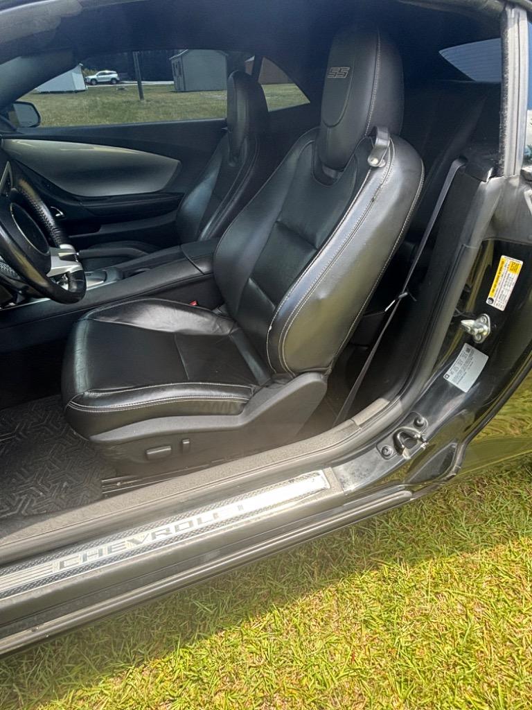 2011 Chevrolet Camaro SS photo 17