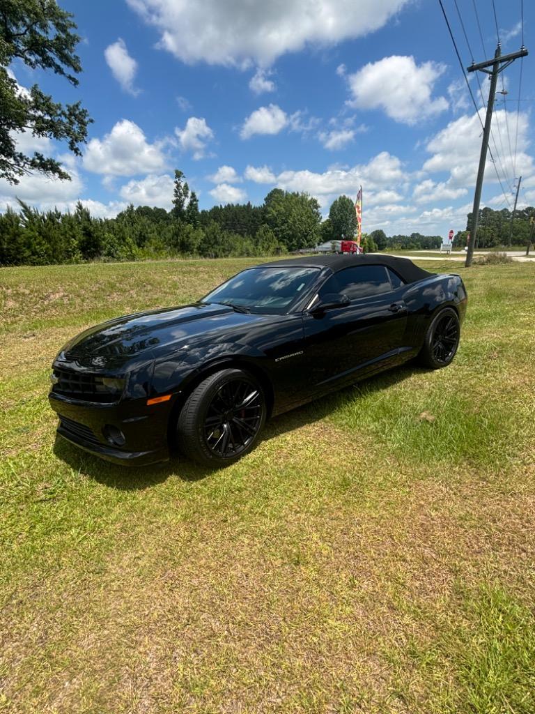 2011 Chevrolet Camaro SS photo 2