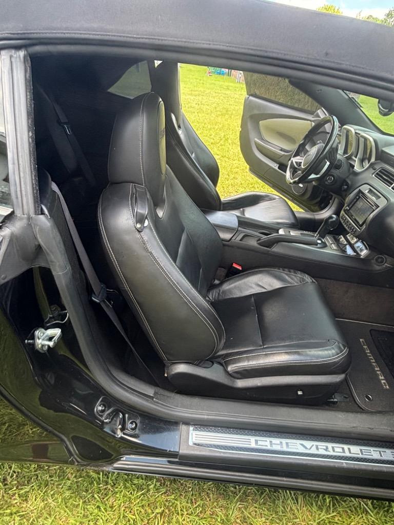 2011 Chevrolet Camaro SS photo 31