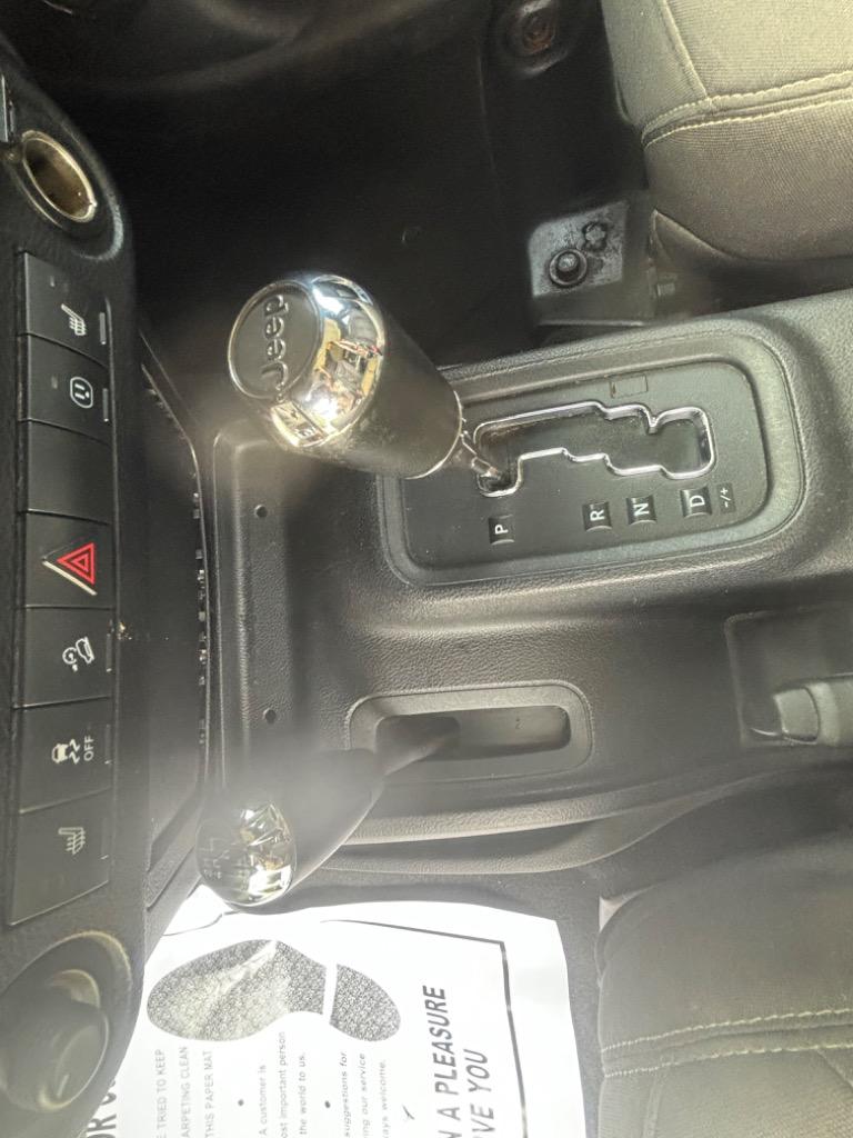 2013 Jeep Wrangler Unlimited Sahara - Photo 13