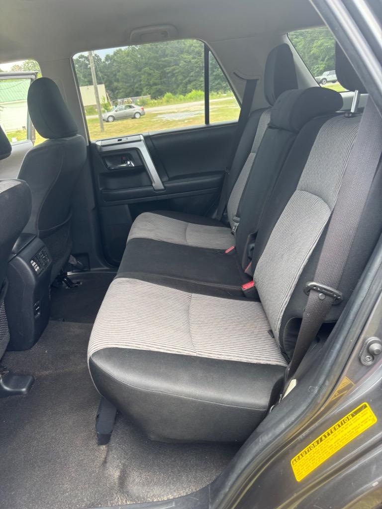 2018 Toyota 4Runner SR5 - Photo 16
