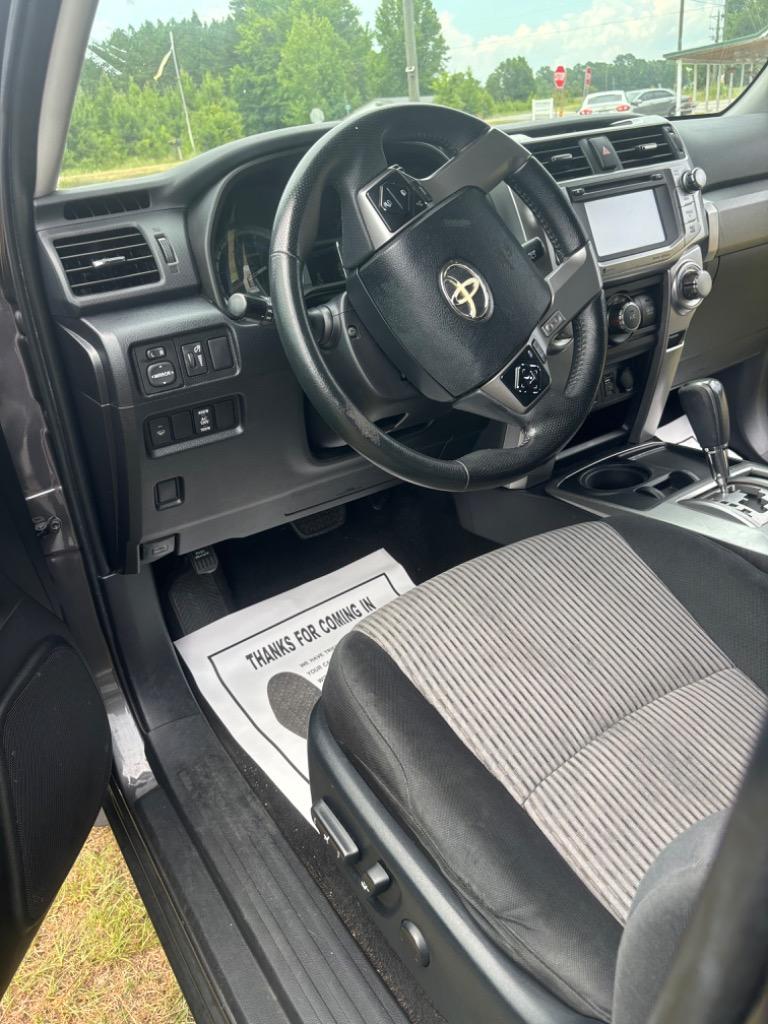 2018 Toyota 4Runner SR5 - Photo 10