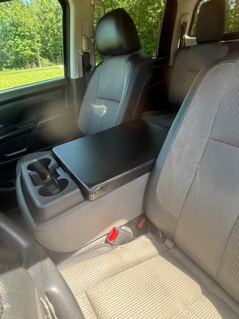 2021 Nissan Titan S - Photo 15